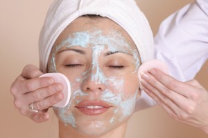Können Sie sich und Ihrer Haut regelmäßig Gesichtsmasken, ob sie porentief zu reinigen