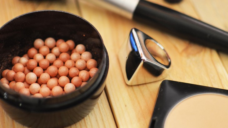 Make-Up zum stylen für die Frau